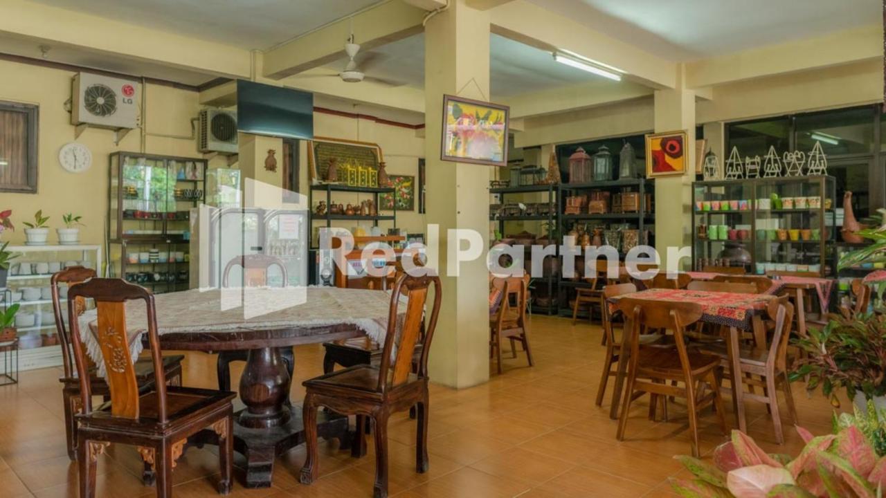 Vandhela Homestay Syariah Mitra Reddoorz Surabaya Exteriör bild