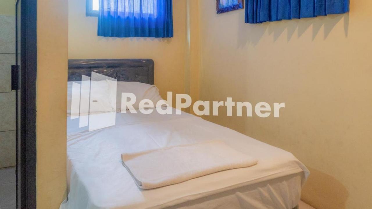 Vandhela Homestay Syariah Mitra Reddoorz Surabaya Exteriör bild