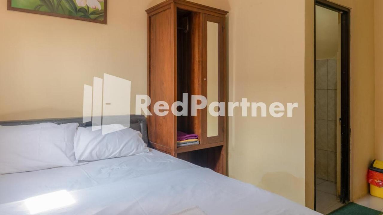 Vandhela Homestay Syariah Mitra Reddoorz Surabaya Exteriör bild