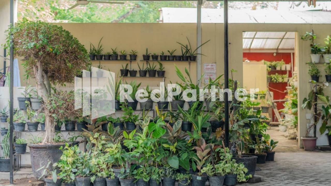 Vandhela Homestay Syariah Mitra Reddoorz Surabaya Exteriör bild