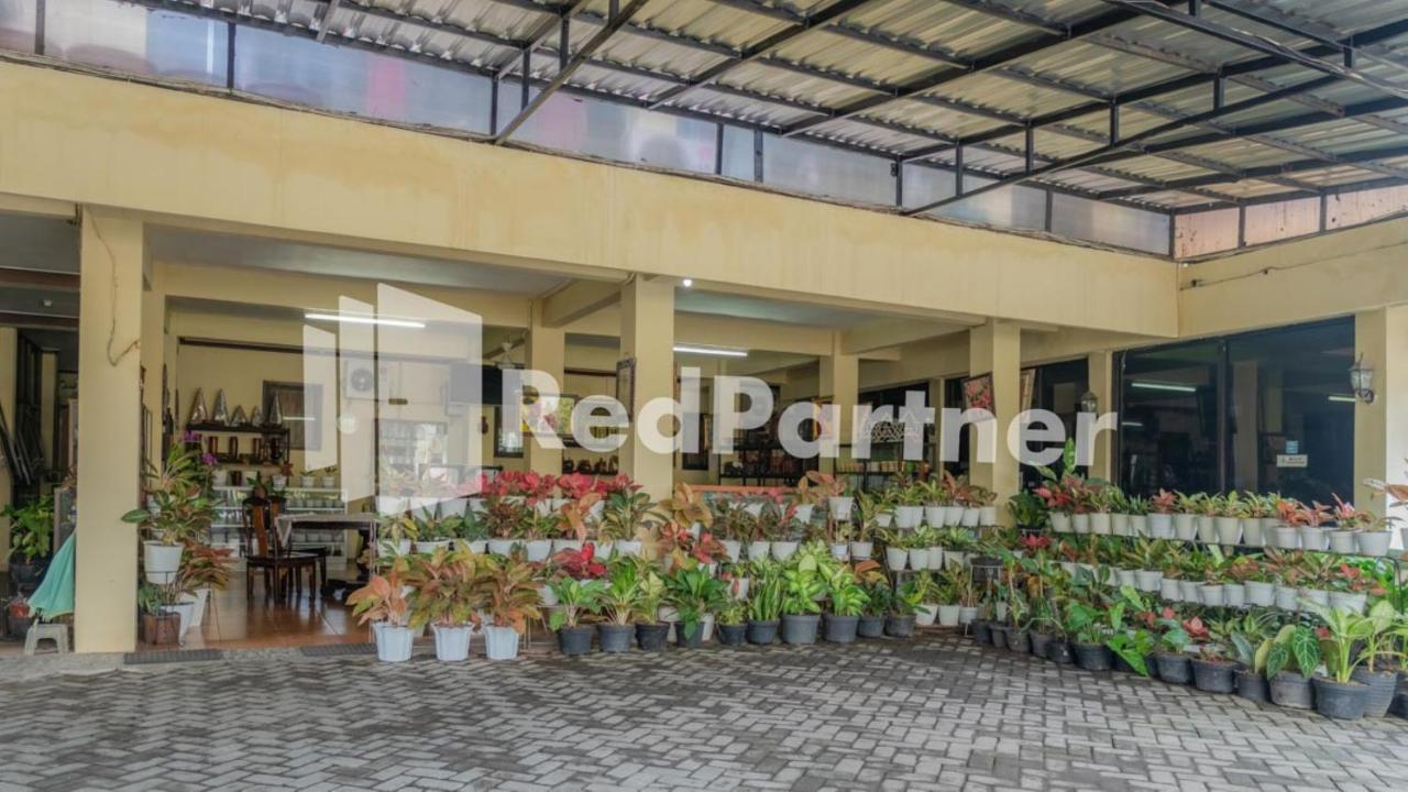 Vandhela Homestay Syariah Mitra Reddoorz Surabaya Exteriör bild